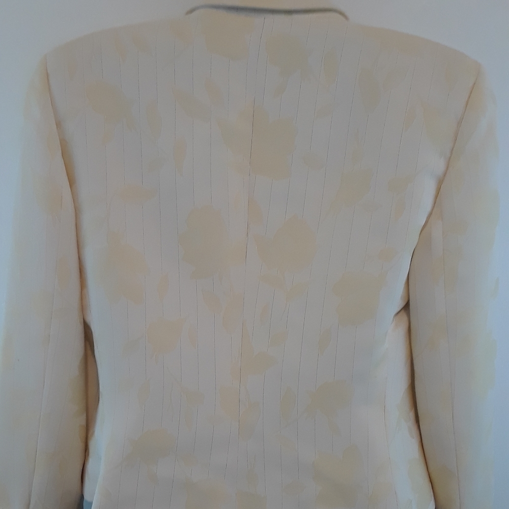 Armani Collezioni Women Blazer - Picture 3 of 5
